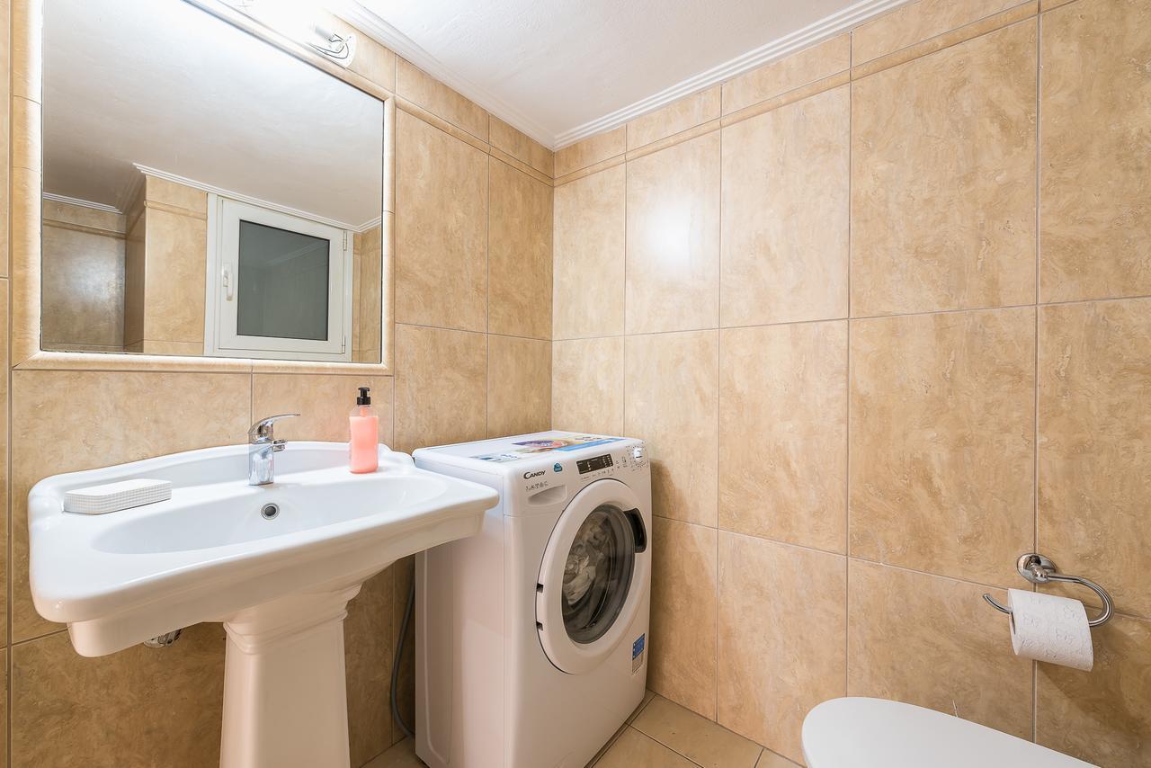 Victoria Familia Apartments Афины Экстерьер фото
