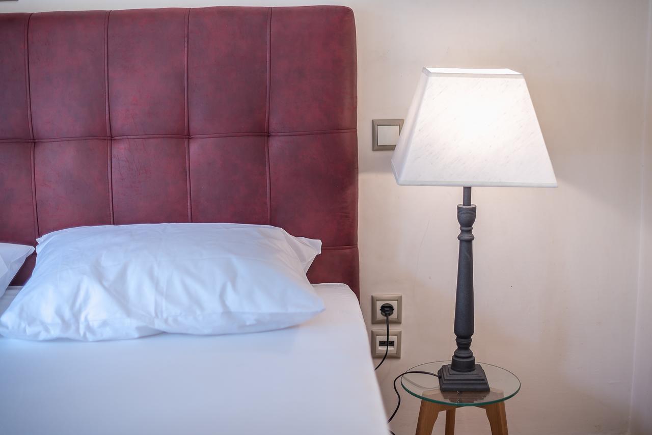 Victoria Familia Apartments Афины Экстерьер фото